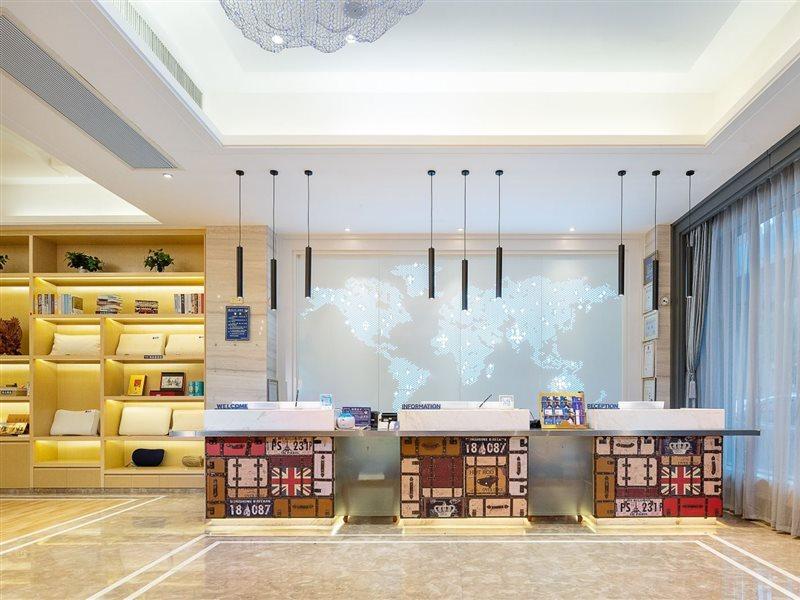 กีริอ๊าด มาร์เวลัส โฮเต็ล ตงกวน ฉางอาน ไลท์เรลเวย์สเตชั่น Hotel ภายนอก รูปภาพ